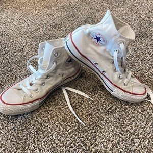 Men or women’s converse high tops